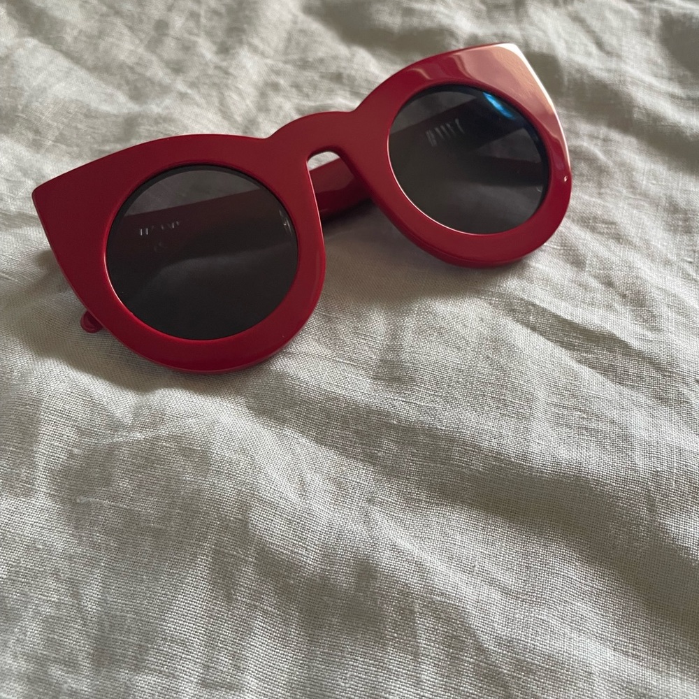 Valley Eyewear, Wolves